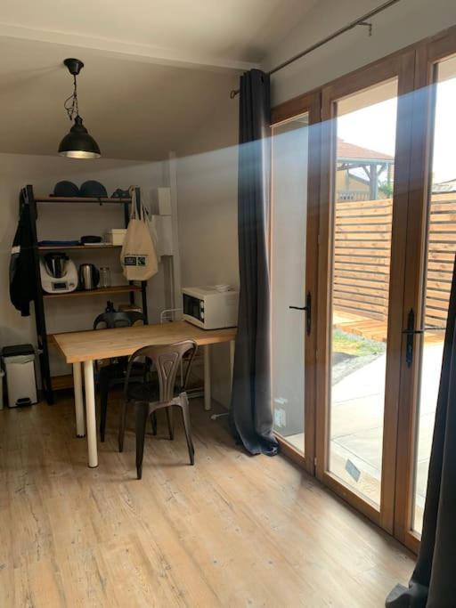 Apartment Au Fond Du Jardin Bordeaux