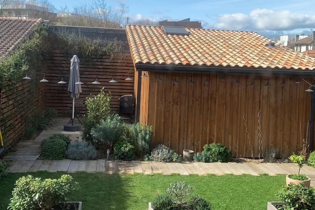 Au Fond Du Jardin Apartment *