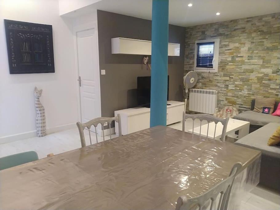 Un Cocon Au Coeur De Bordeaux. Apartment
