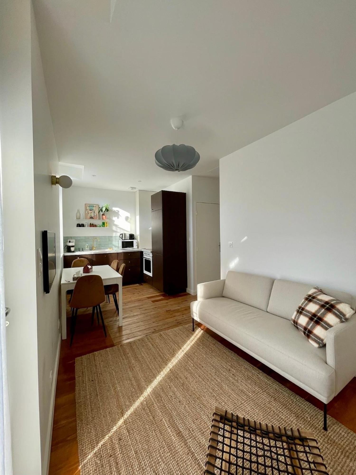 Montfaucon - Elegant & Terrasse Au Coeur De Bordeaux, Idealement Situe