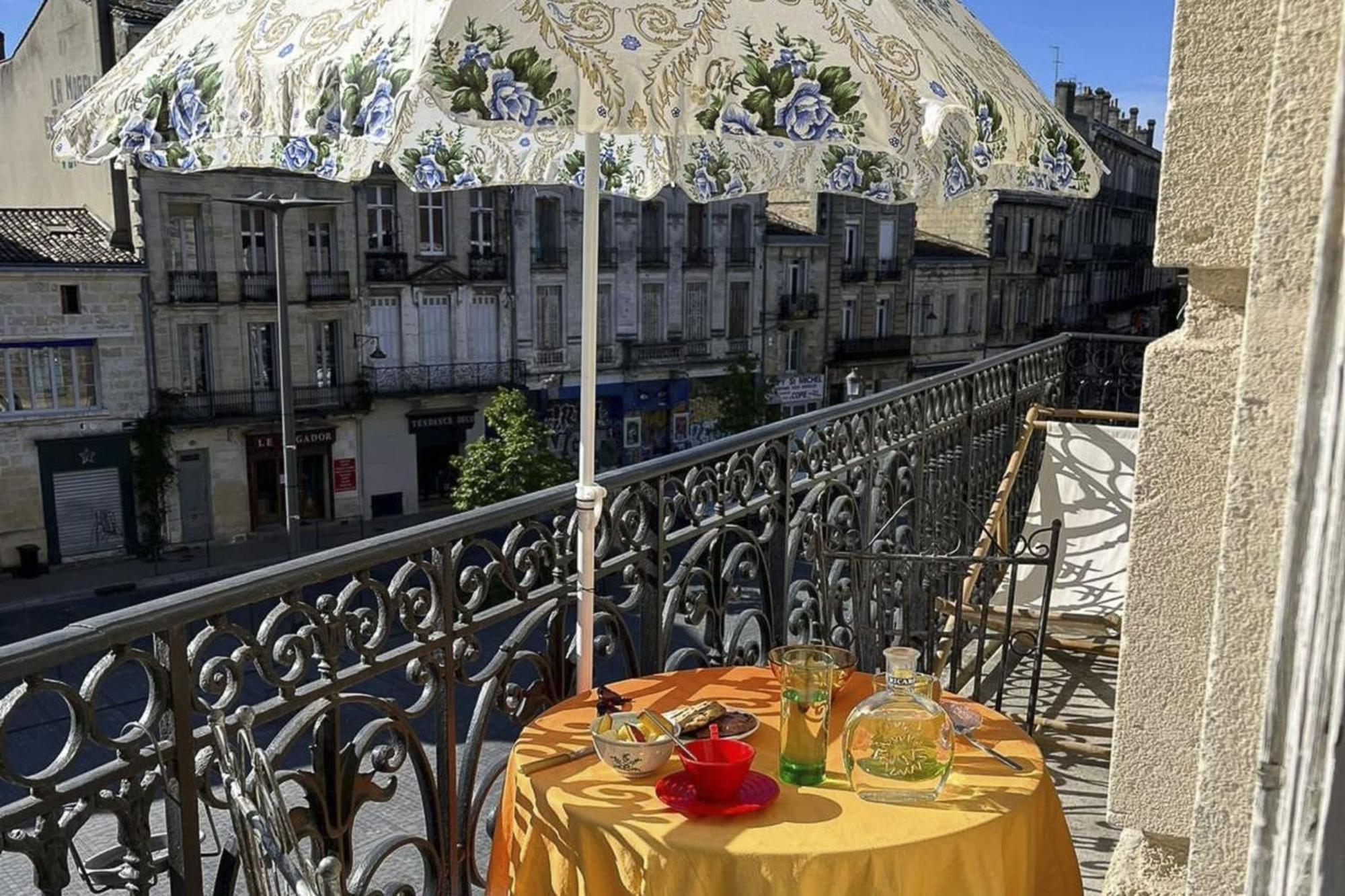 In The Heart Of Saint-michel * Burdeos