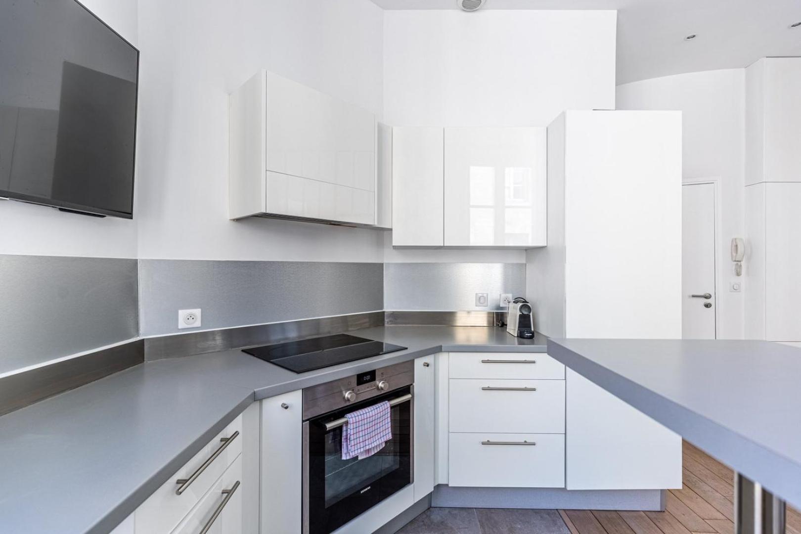 Guestready - A Bright Minimalism In The Centre