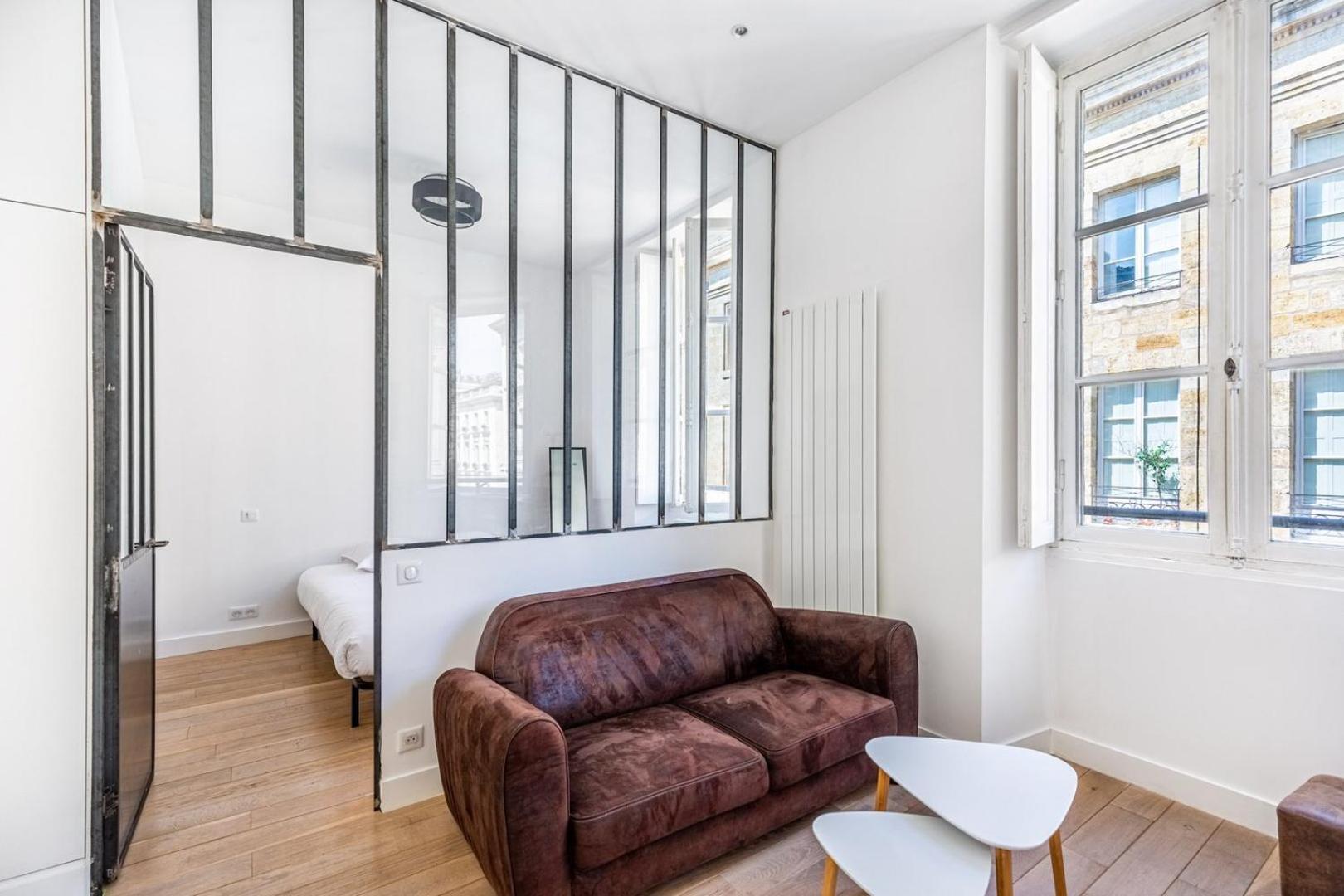 Guestready - A Bright Minimalism In The Centre *
