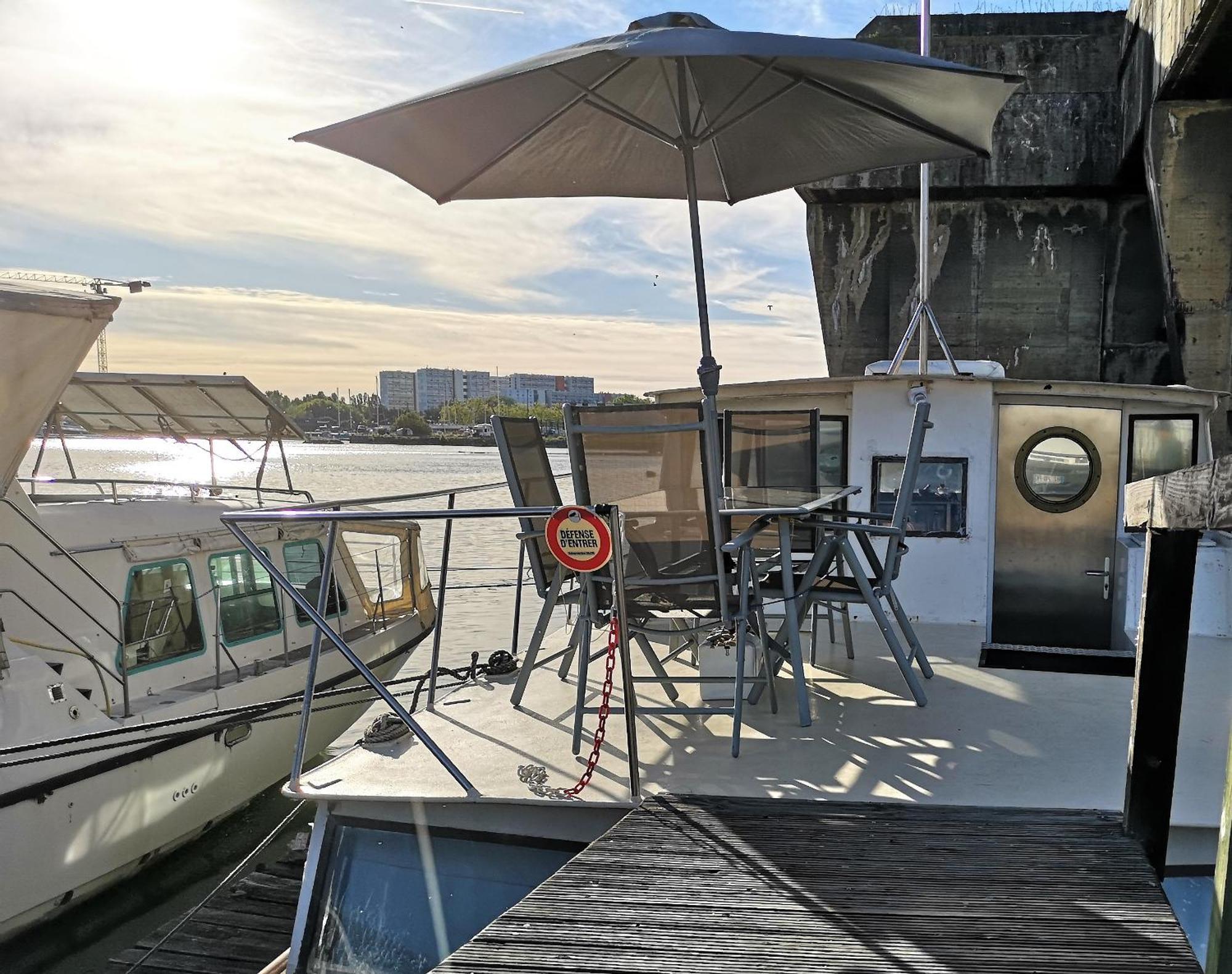Le Bateau Ivre Hotel en barco Burdeos