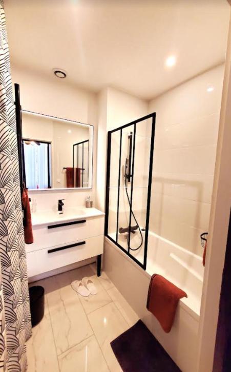Ravissant Entierement Renove T2, Proche De La Rue Saint Catherine *