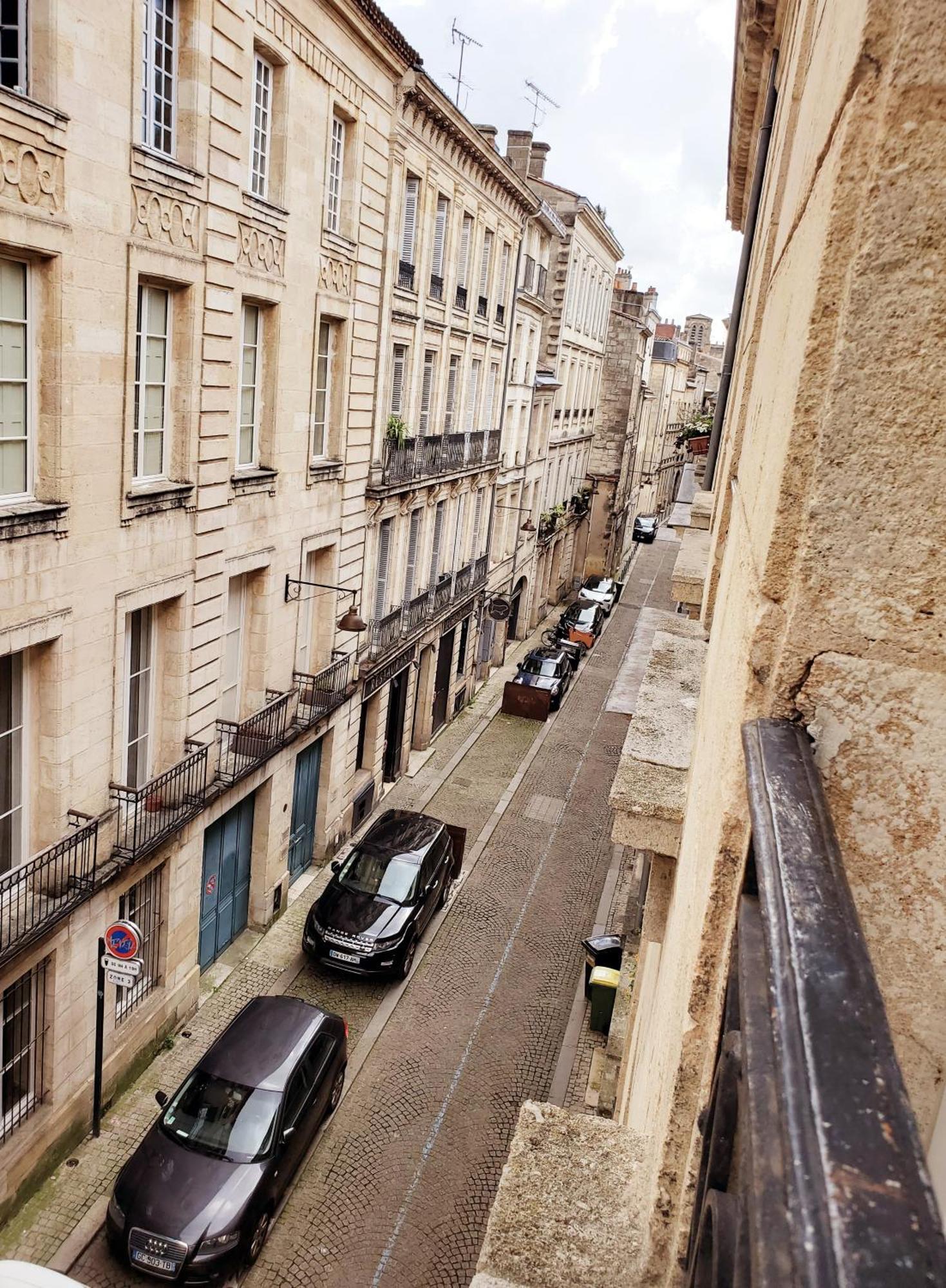 Ravissant Entierement Renove T2, Proche De La Rue Saint Catherine *