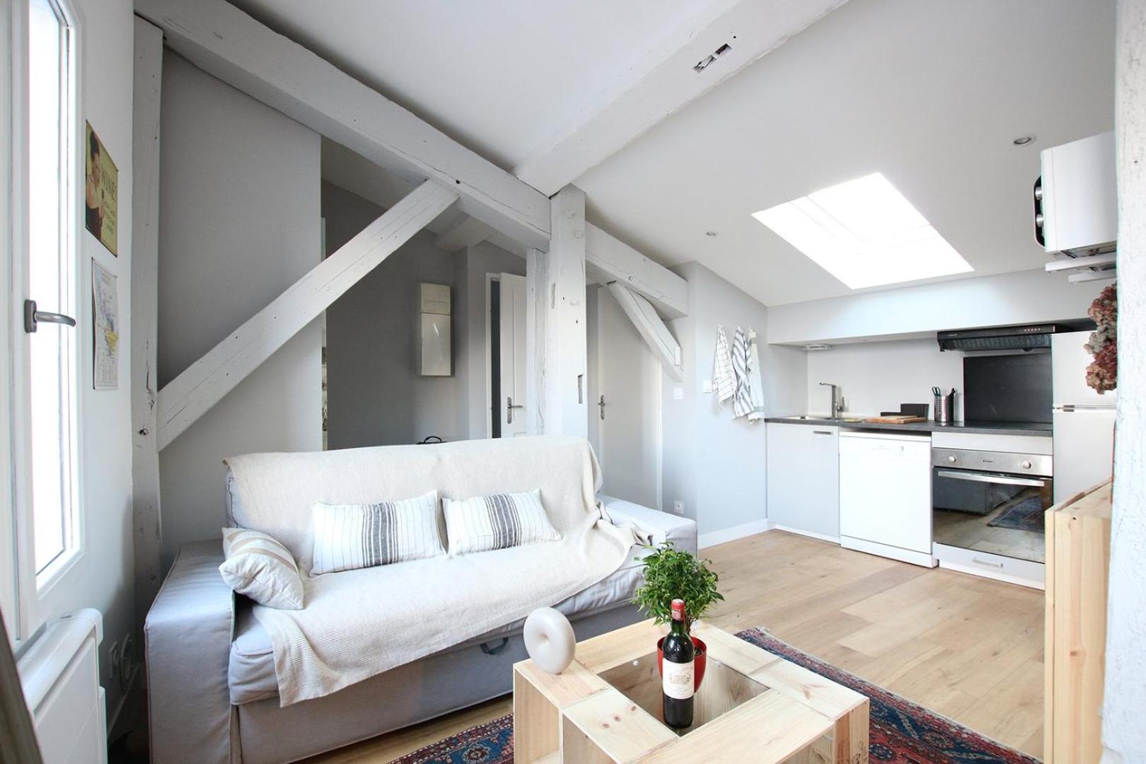 Apartment Guestready - Sunny Attic Near Grand Theatre Bordeaux