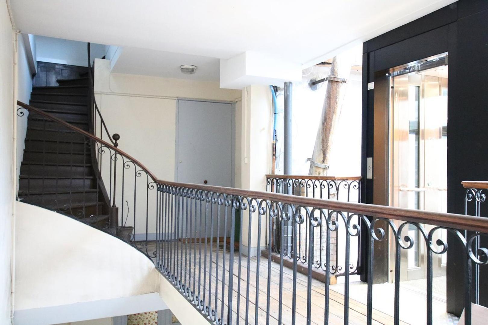 Guestready - Sunny Attic Near Grand Theatre