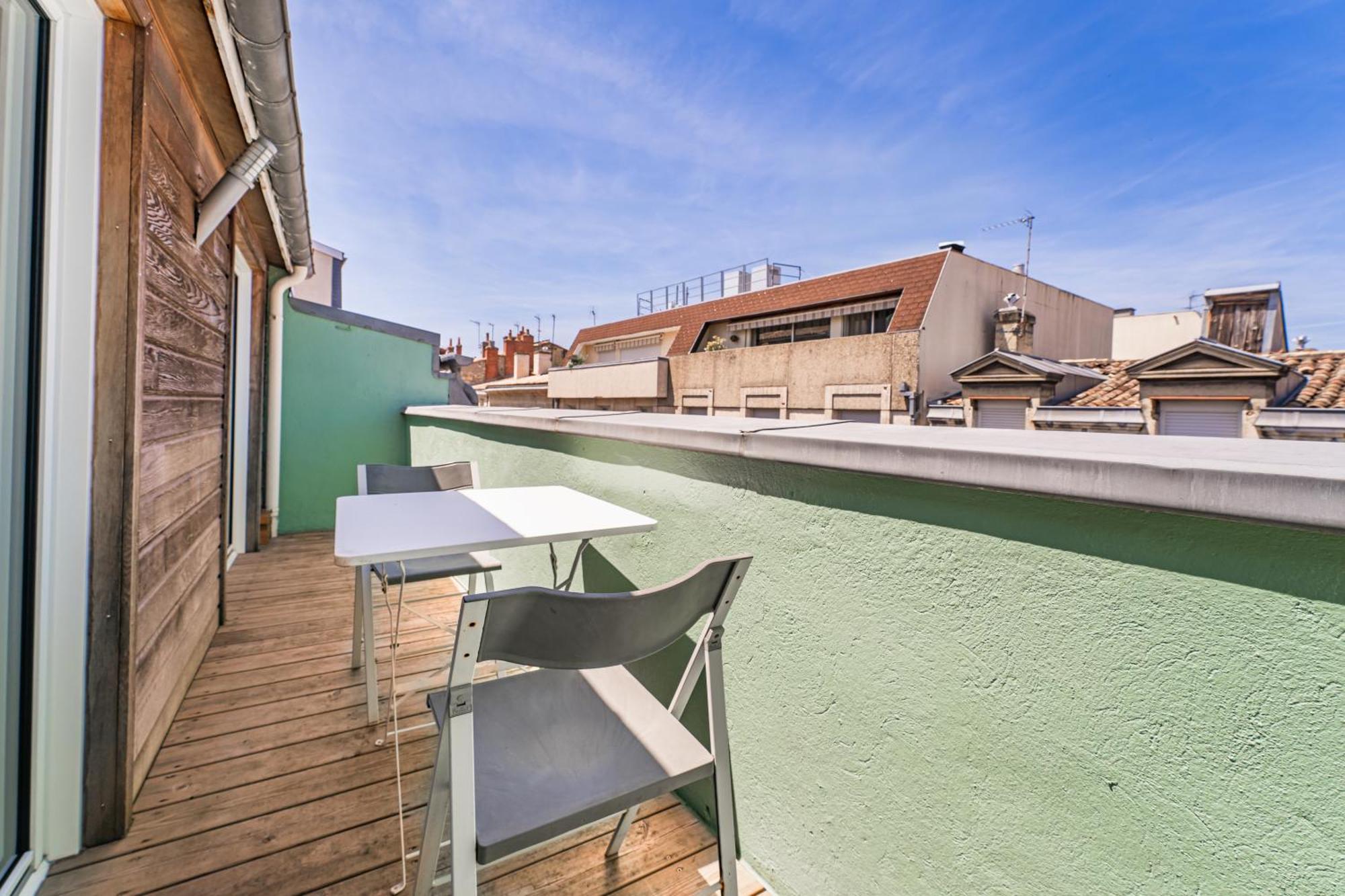 Superbe Climatise Avec Terrasse En Hyper Centre Bordeaux