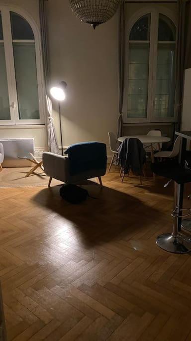 Apartment Splendide Haussmannien Dans Particulier