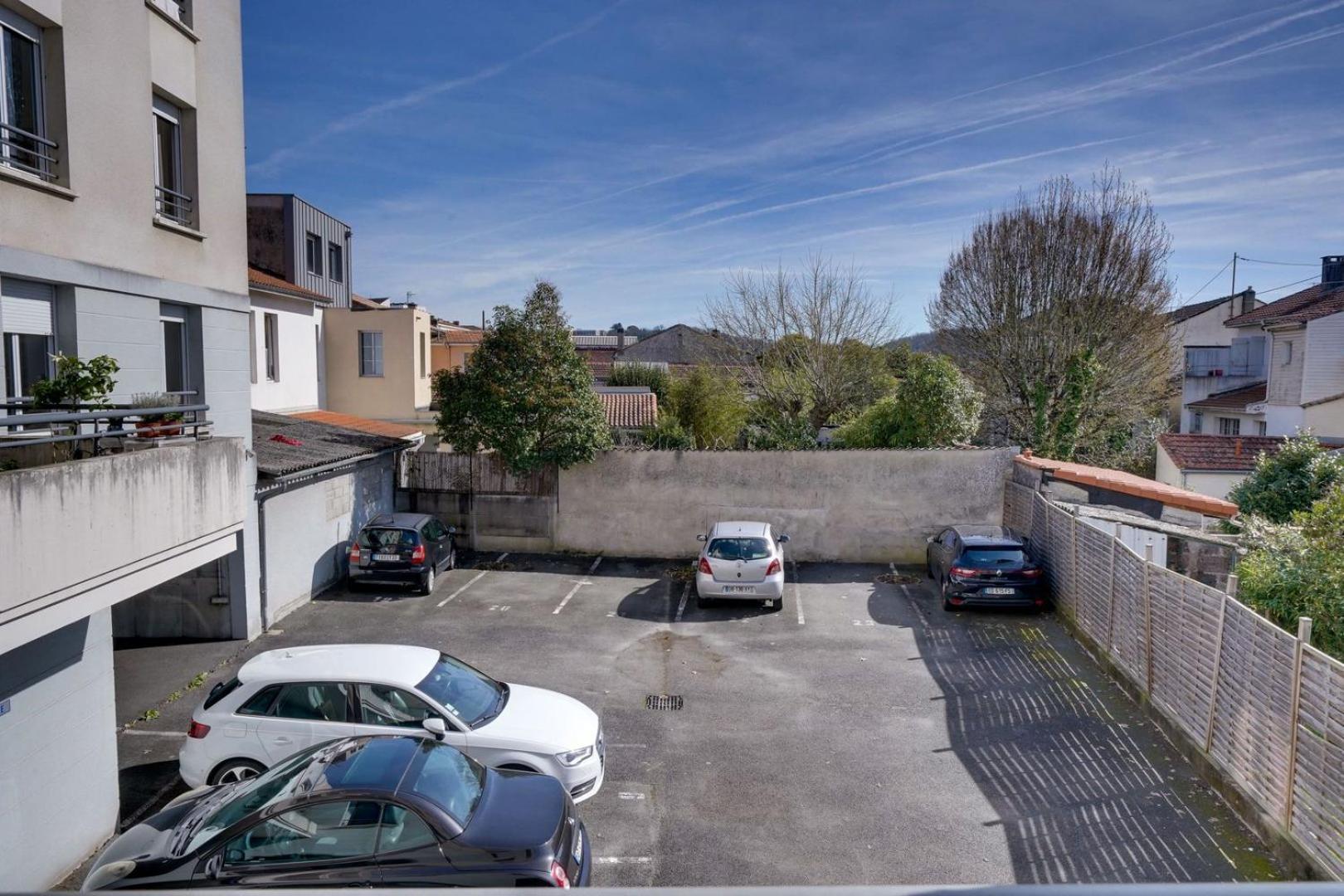 Apartamento Lovely Flat With Parking