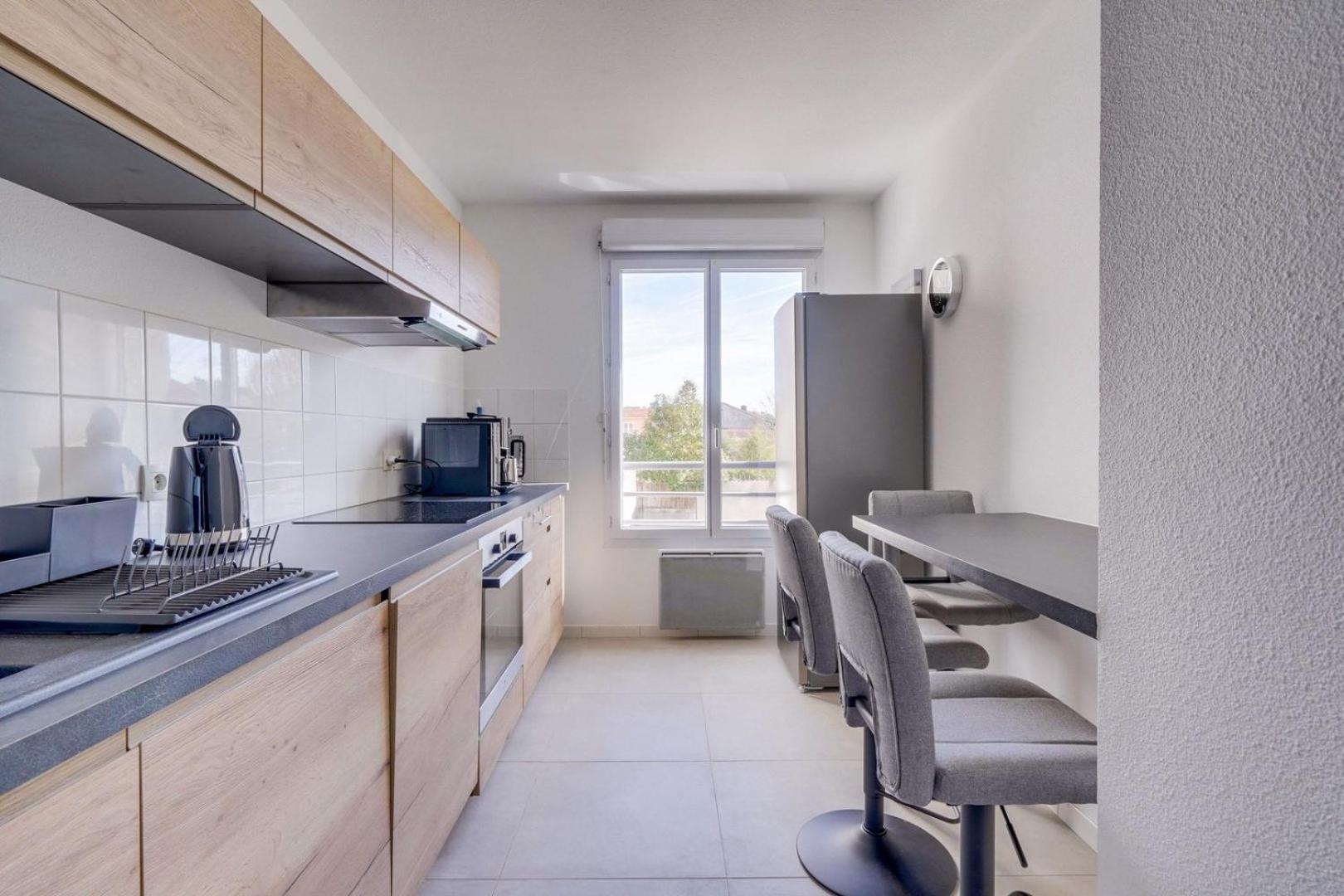 Lovely Flat With Parking Burdeos