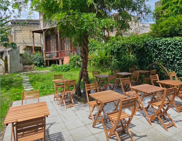 Le Jardin Cafe Burdeos