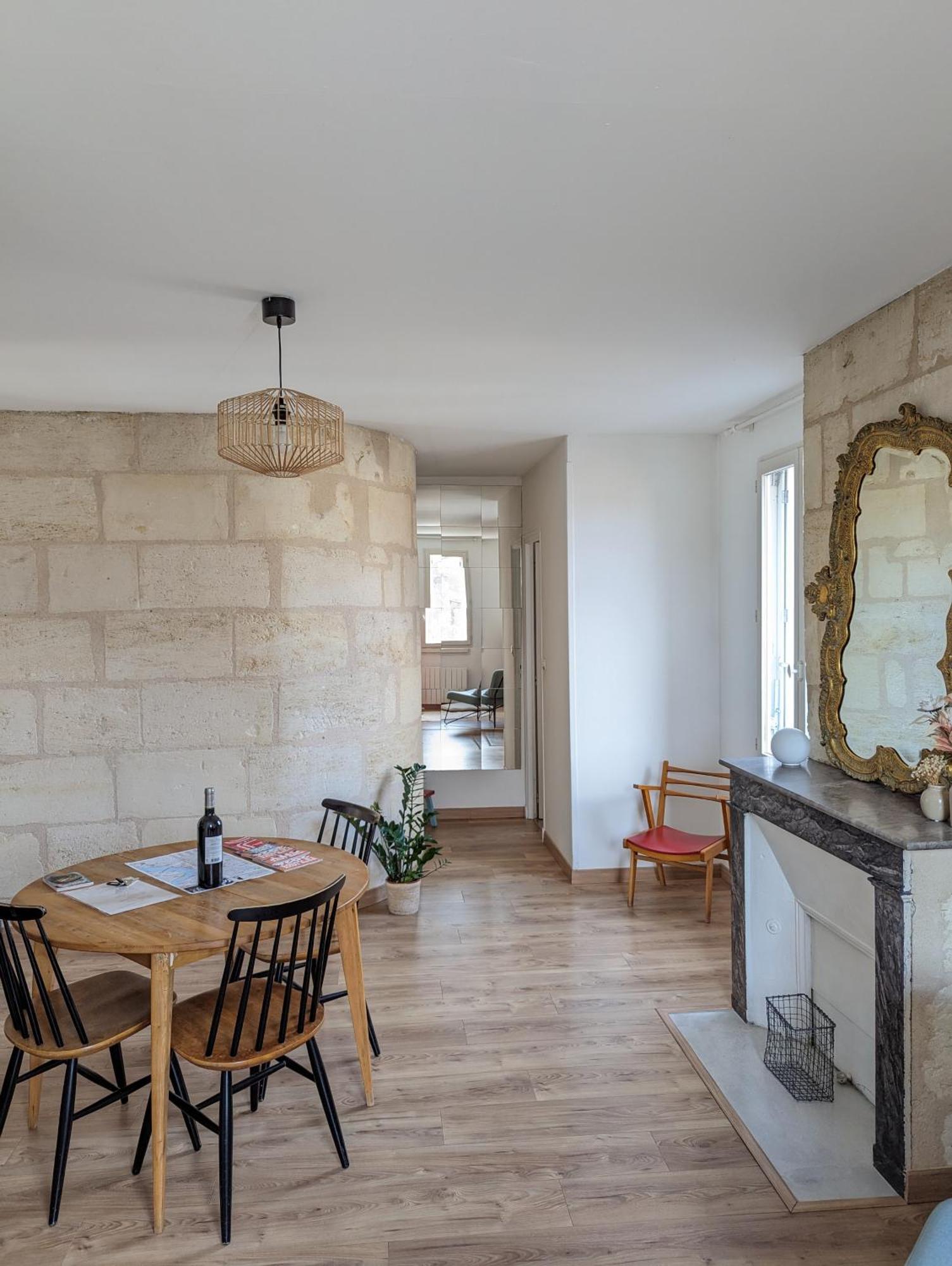 Habitación en casa particular Cocon Lumineux Sous Les Toits De Burdeos