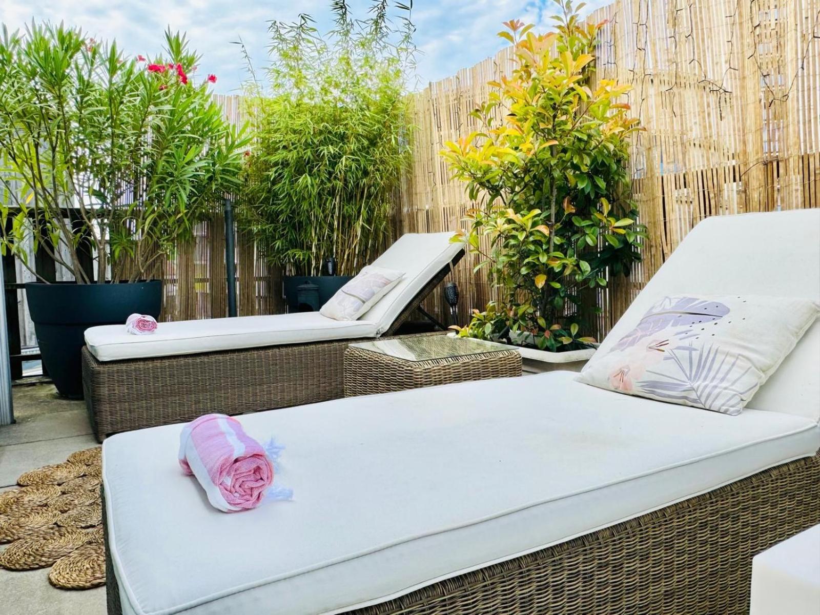 Apartment Loft Atypique13om2-salon De 40m2, Rooftop Et Patio Couvert Dep Tardif 13h-pkg