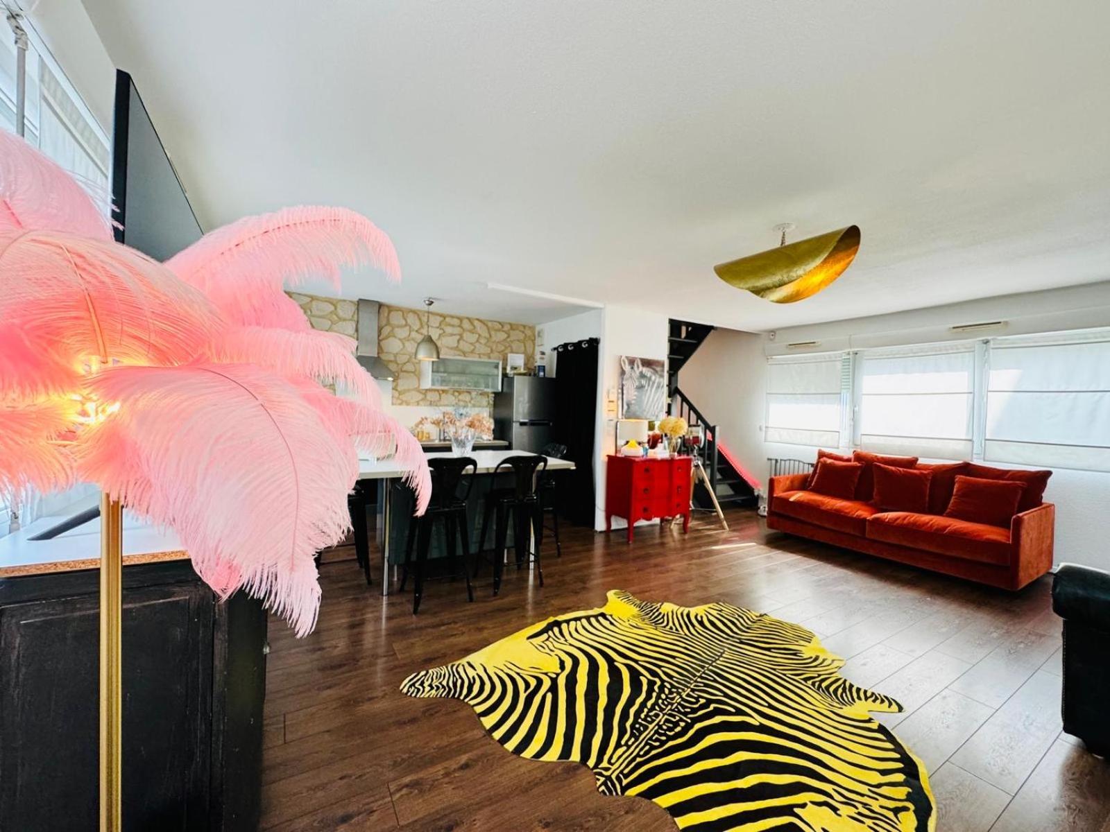 Apartment Loft Atypique13om2-salon De 40m2, Rooftop Et Patio Couvert Dep Tardif 13h-pkg Bordeaux