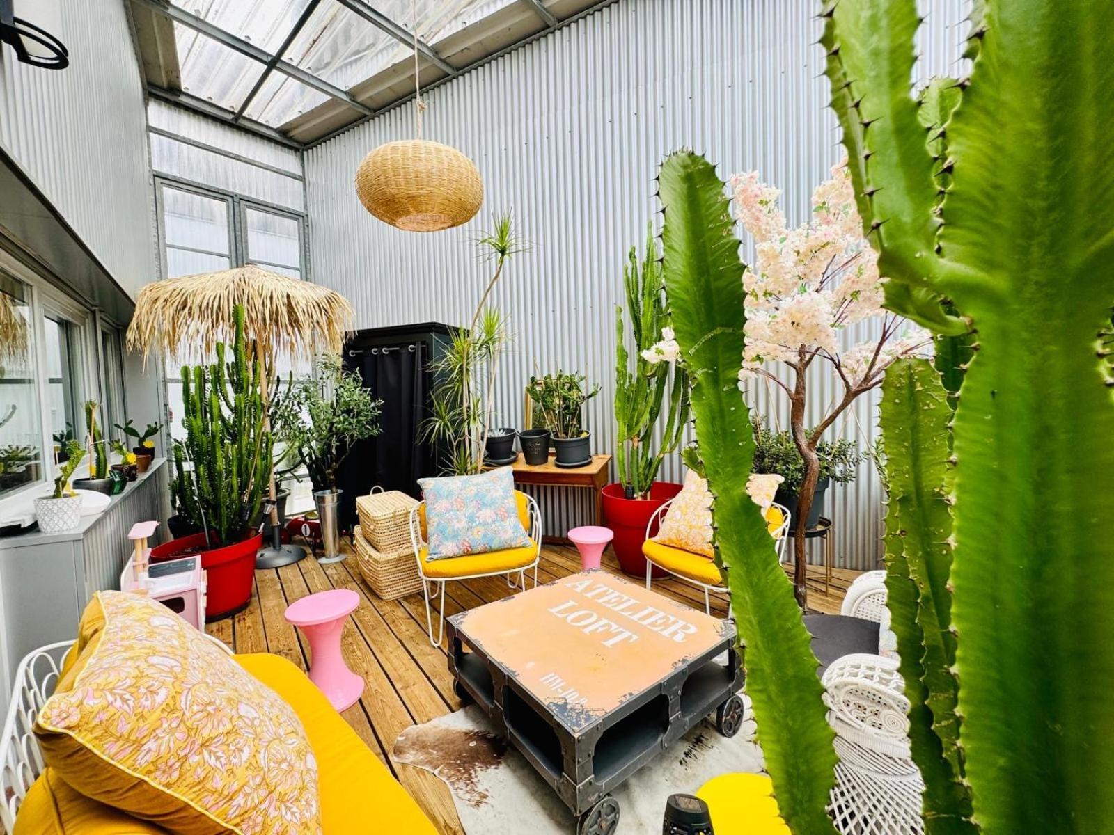 Apartment Loft Atypique13om2-salon De 40m2, Rooftop Et Patio Couvert Dep Tardif 13h-pkg