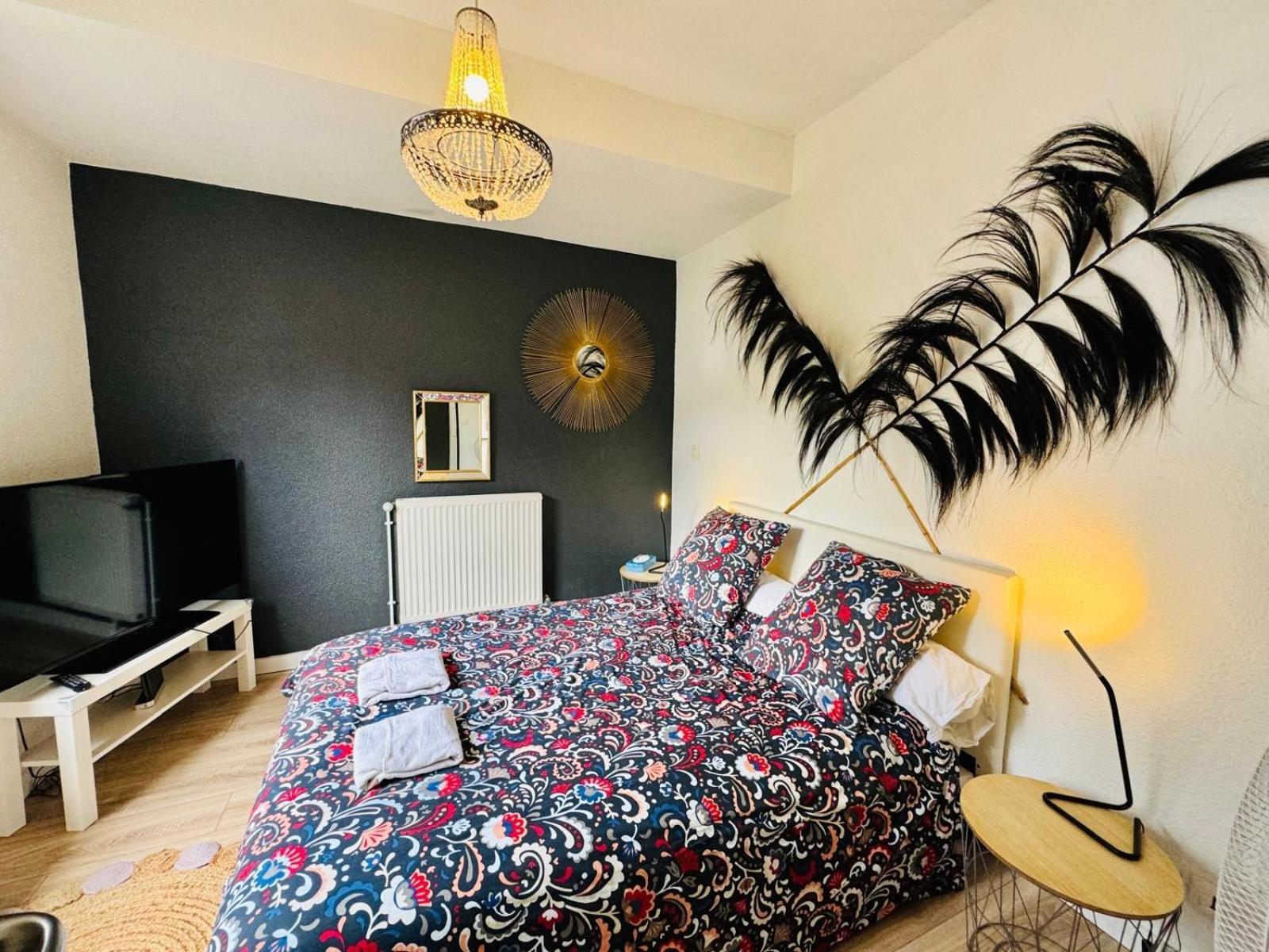 Apartment Loft Atypique13om2-salon De 40m2, Rooftop Et Patio Couvert Dep Tardif 13h-pkg