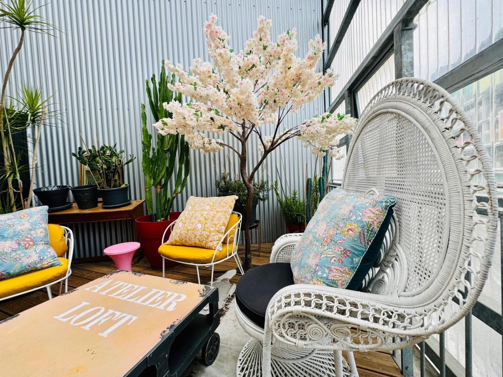Loft Atypique13om2-salon De 40m2, Rooftop Et Patio Couvert Dep Tardif 13h-pkg Apartment *