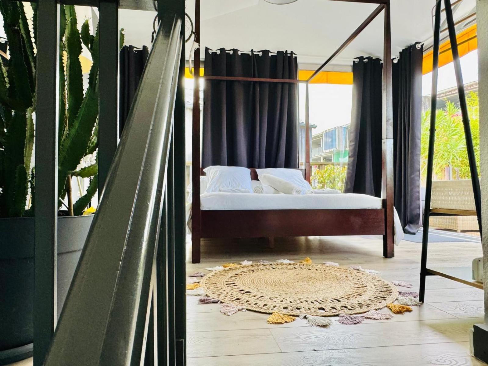 Loft Atypique13om2-salon De 40m2, Rooftop Et Patio Couvert Dep Tardif 13h-pkg Apartment