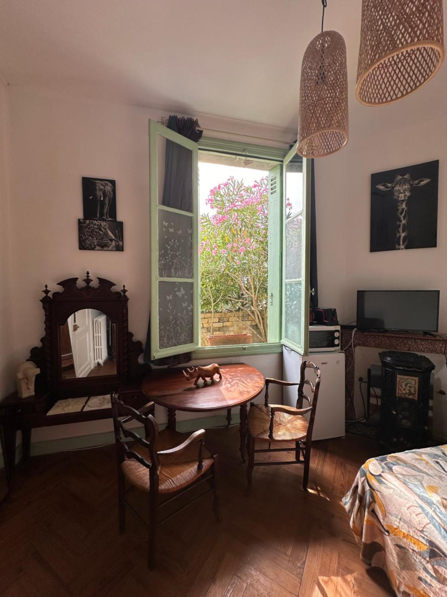 Violette Homestay