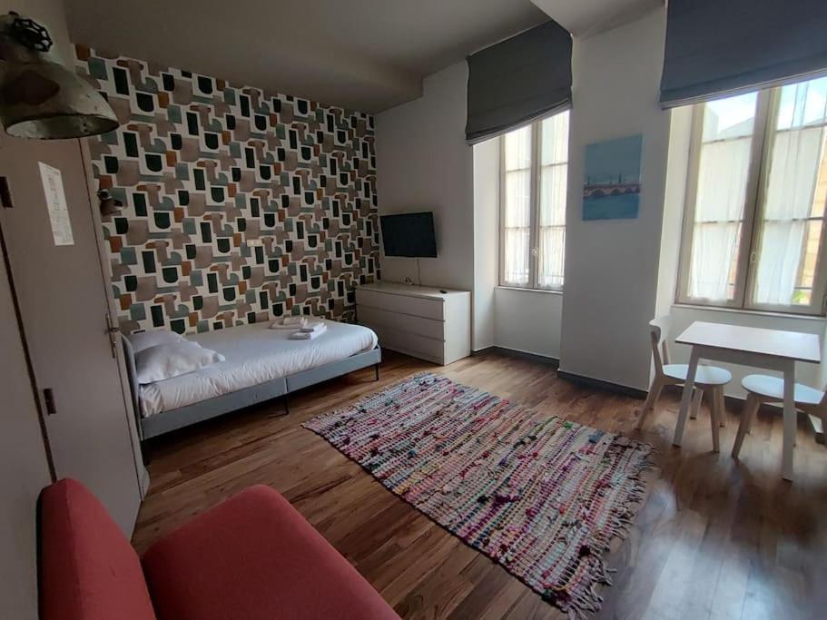1er Etage Sur Cour Aux Chartrons