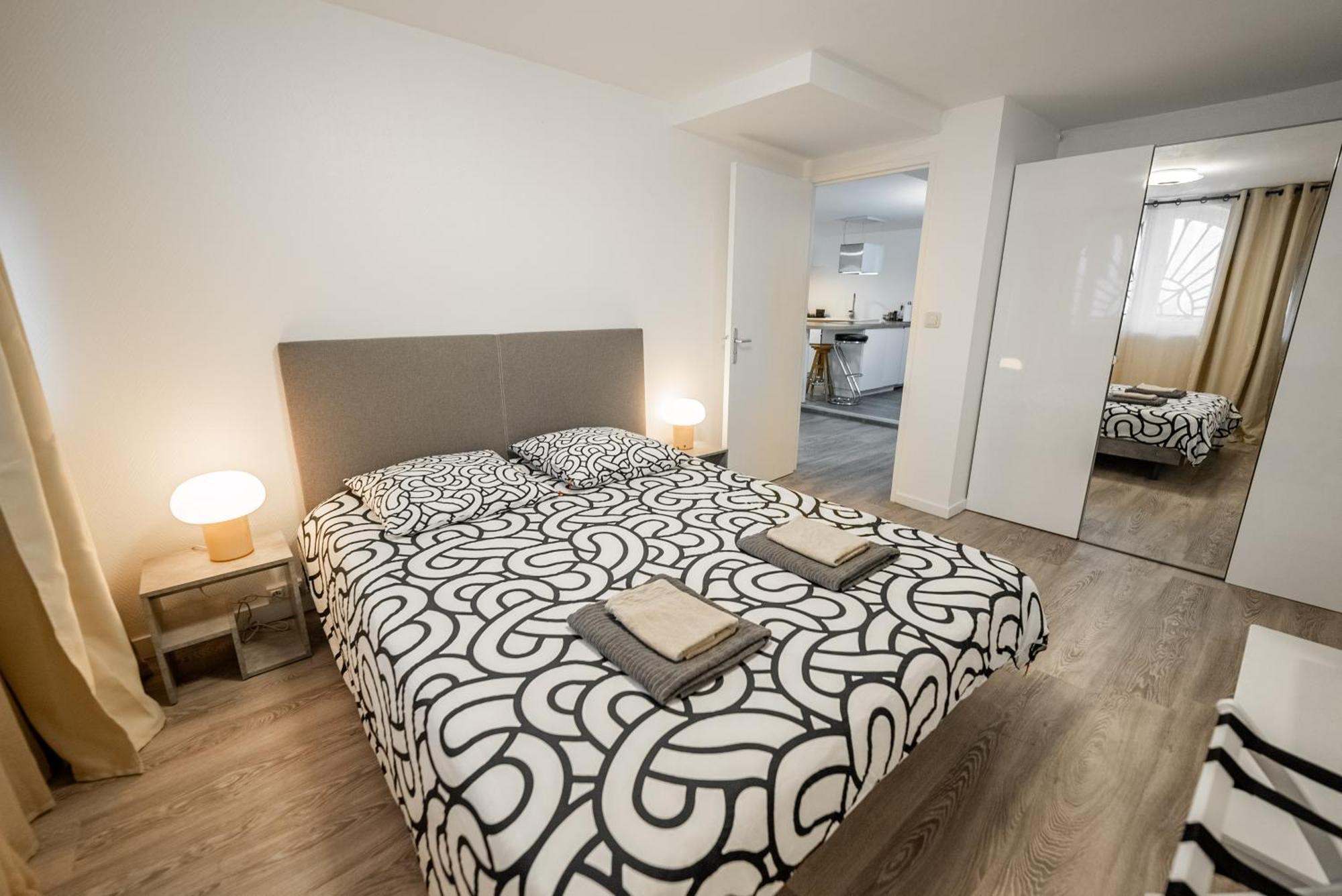 Bel Renove - Place Du Palais Avec Parking Apartment *