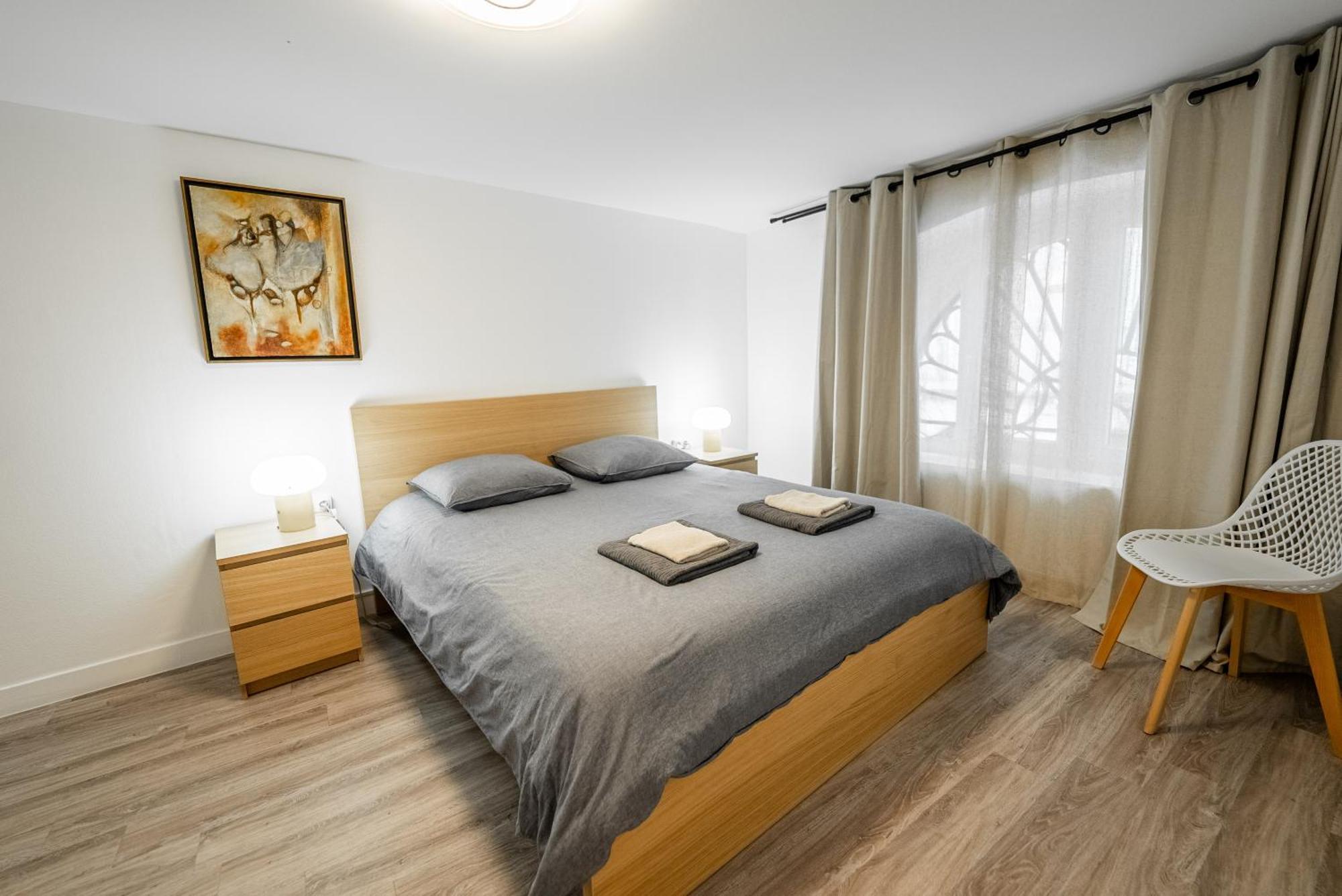 Bel Renove - Place Du Palais Avec Parking Apartment