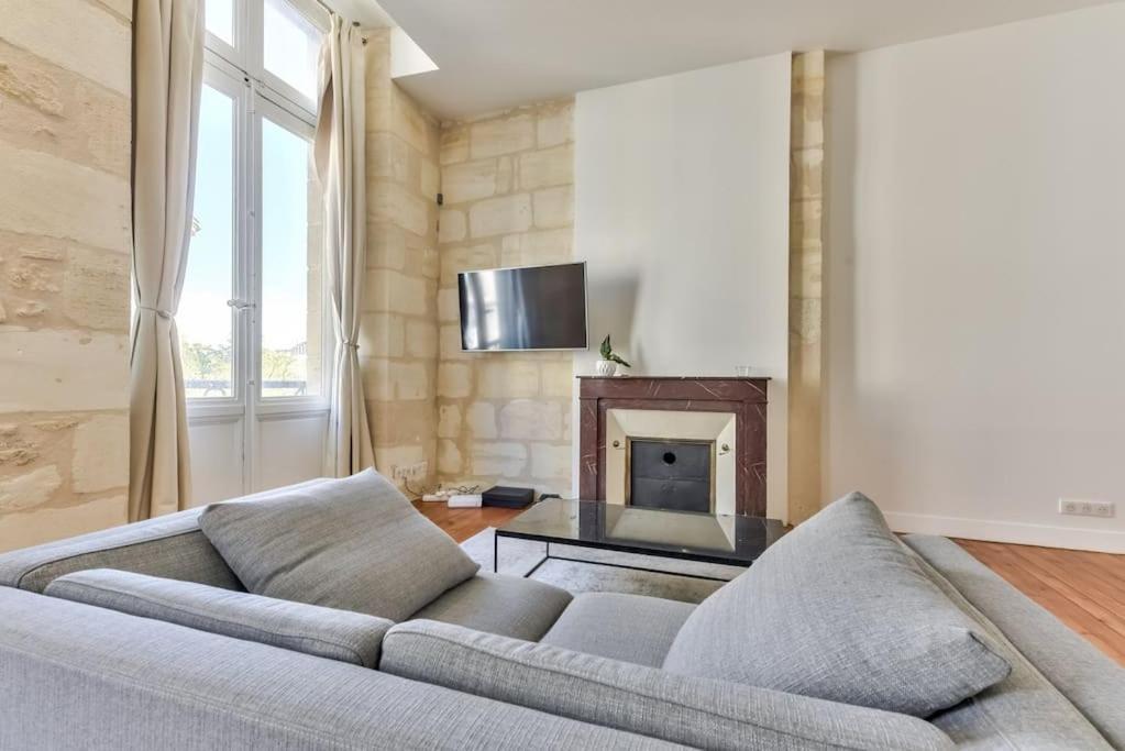 Superbe T2 De 70m2 Dans Le Centre Historique Bordeaux