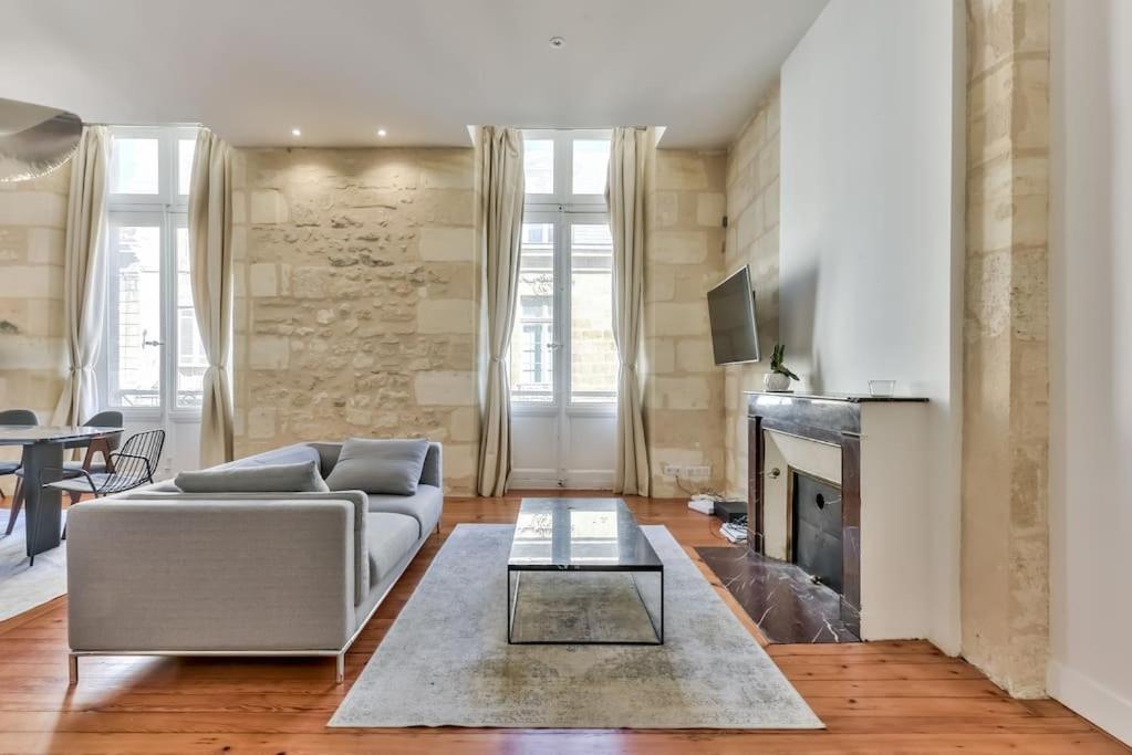 Superbe T2 De 70m2 Dans Le Centre Historique Bordeaux