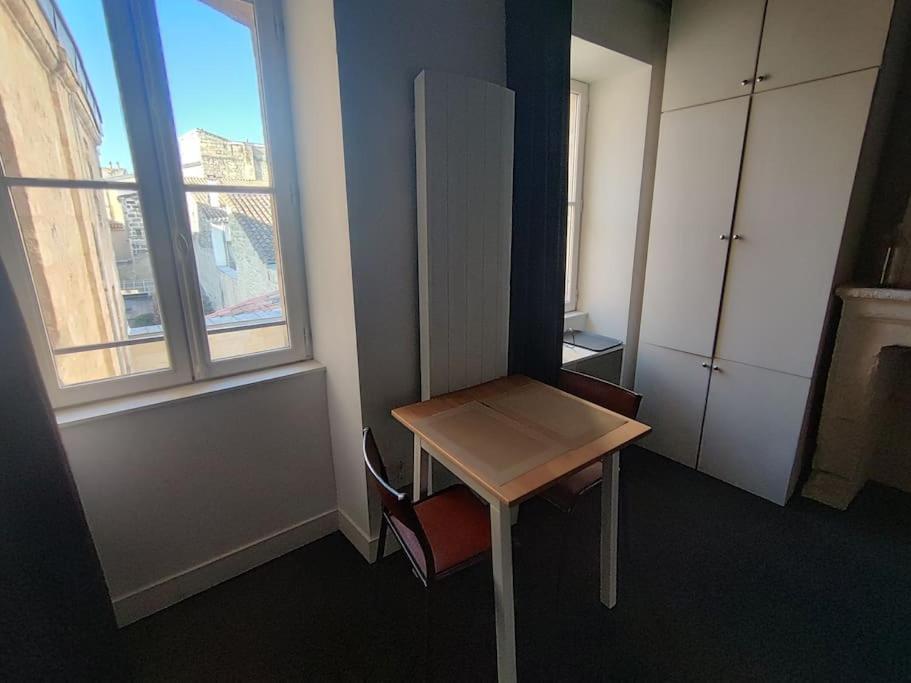 Etage 2 Sur Cour Aux Chartrons Avec Climatisation