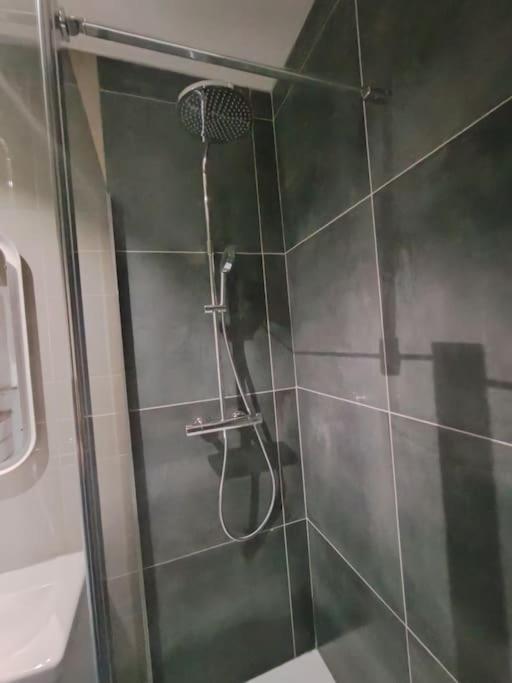 Etage 2 Sur Cour Aux Chartrons Avec Climatisation Apartment Bordeaux