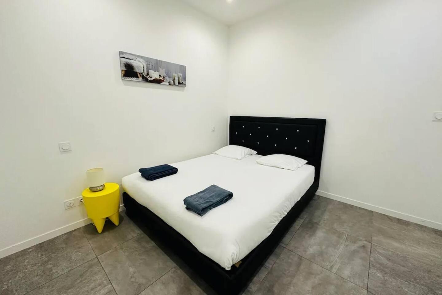 Remarkable 2-bed In Apartment *