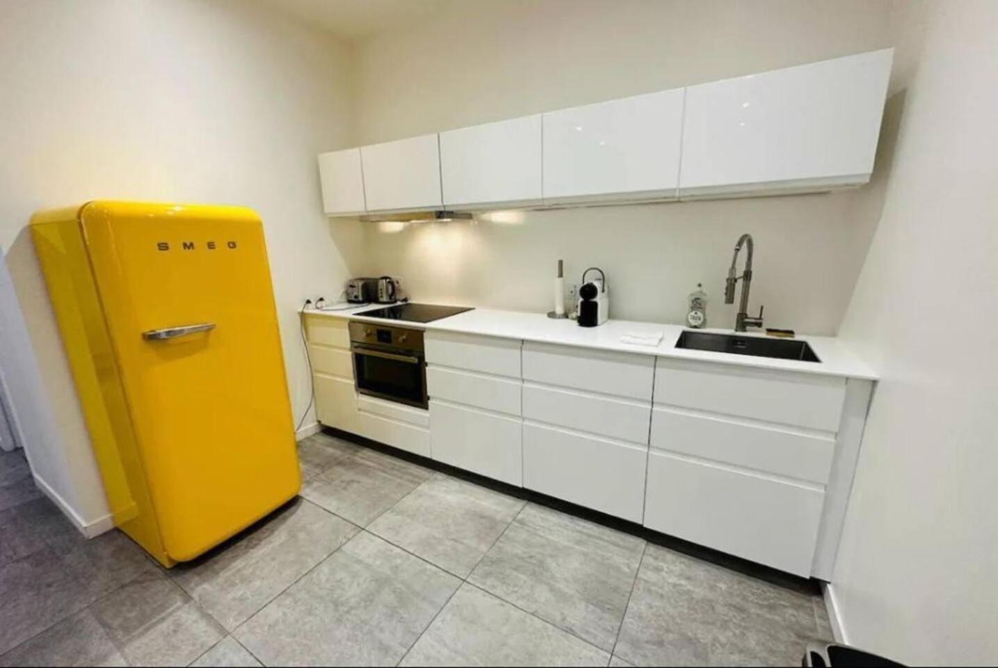 Apartment Remarkable 2-bed In Bordeaux