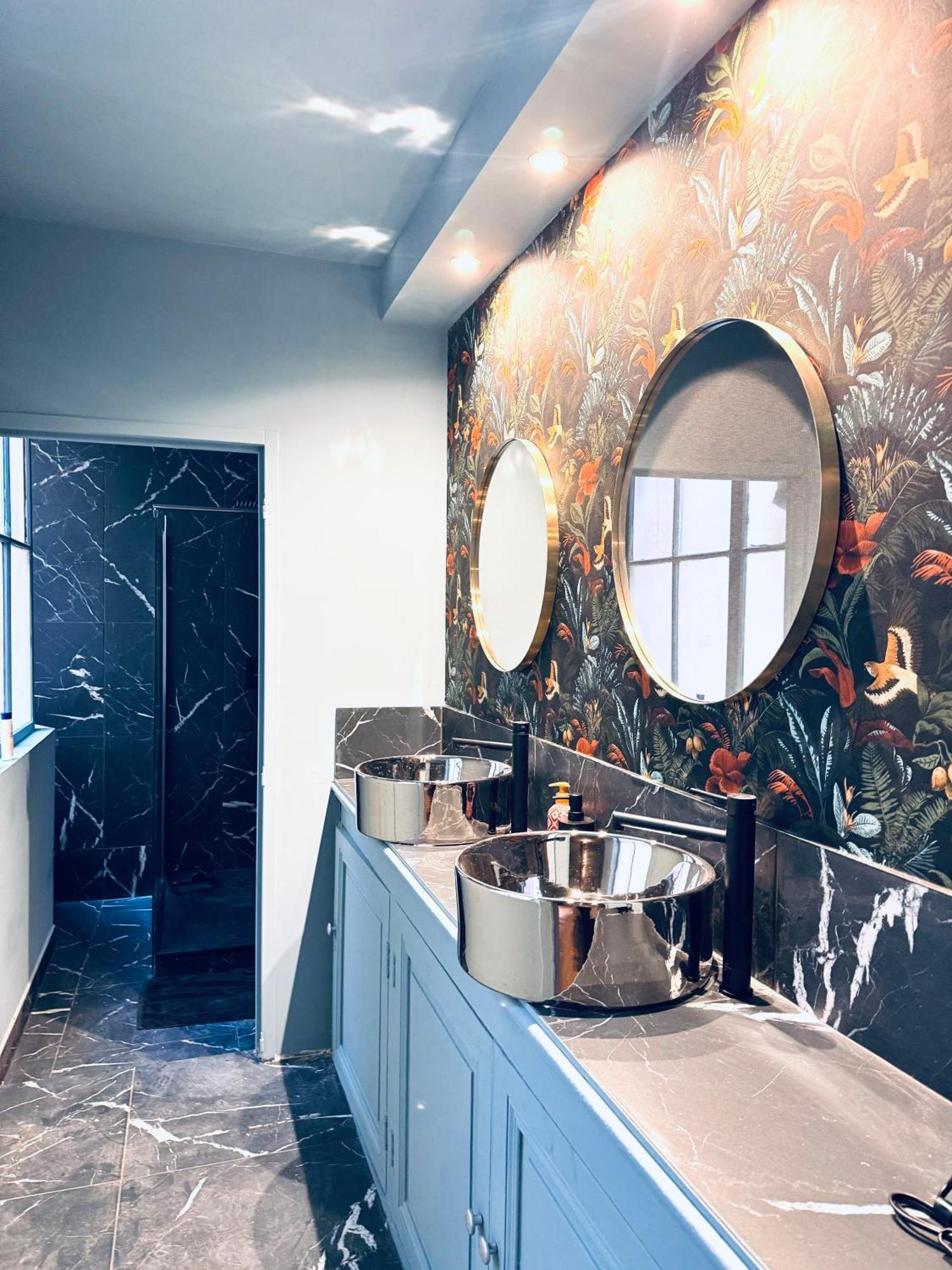 Apartment Design And Luxe Hyper Centre