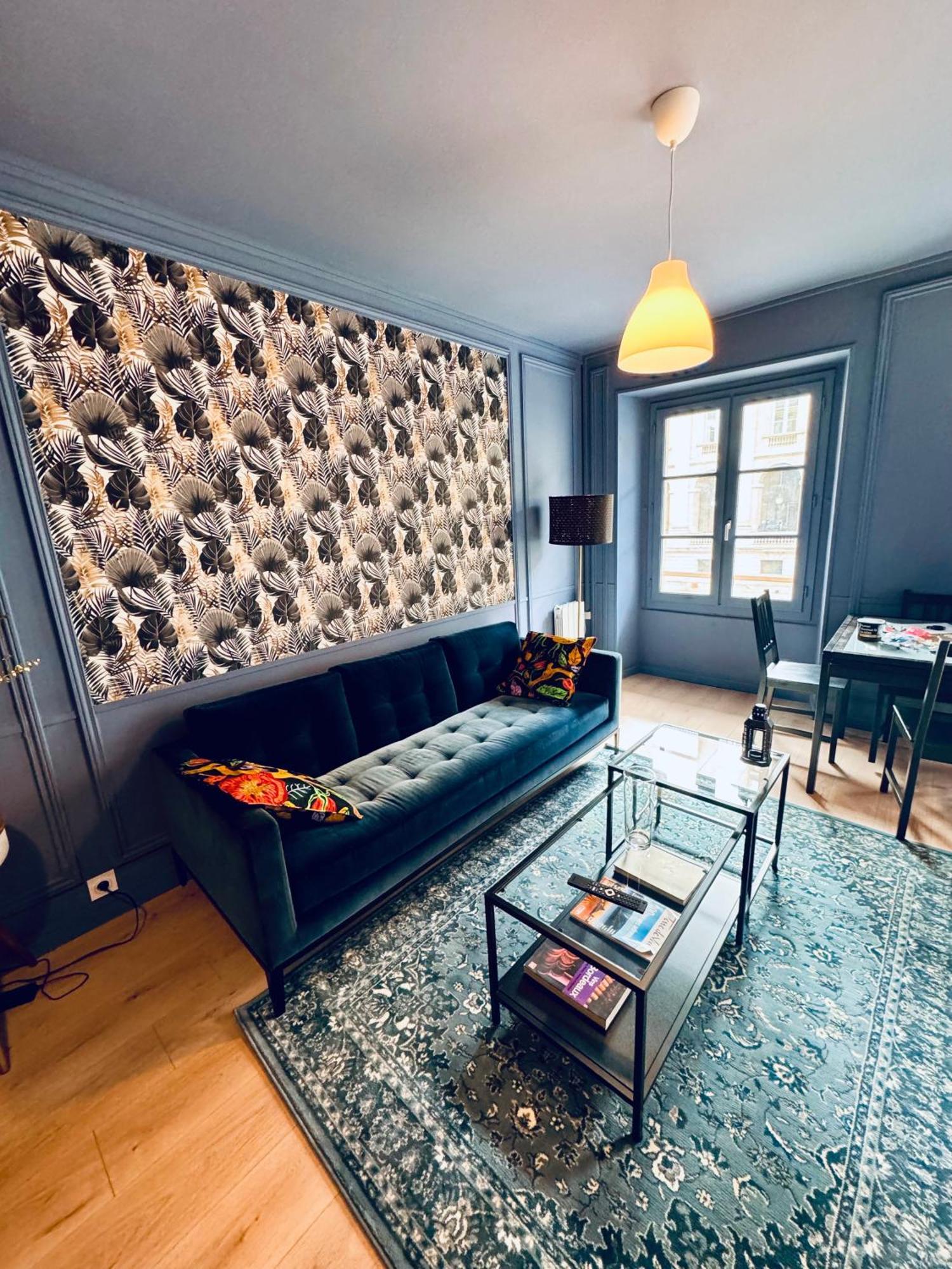 Apartment Design And Luxe Hyper Centre