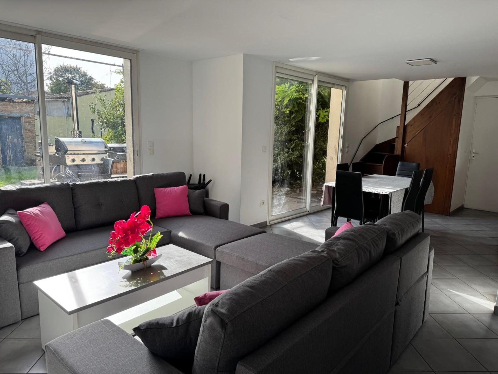 Bed To Rent - Maison Calme Avec Jacuzzi Sous Supplement