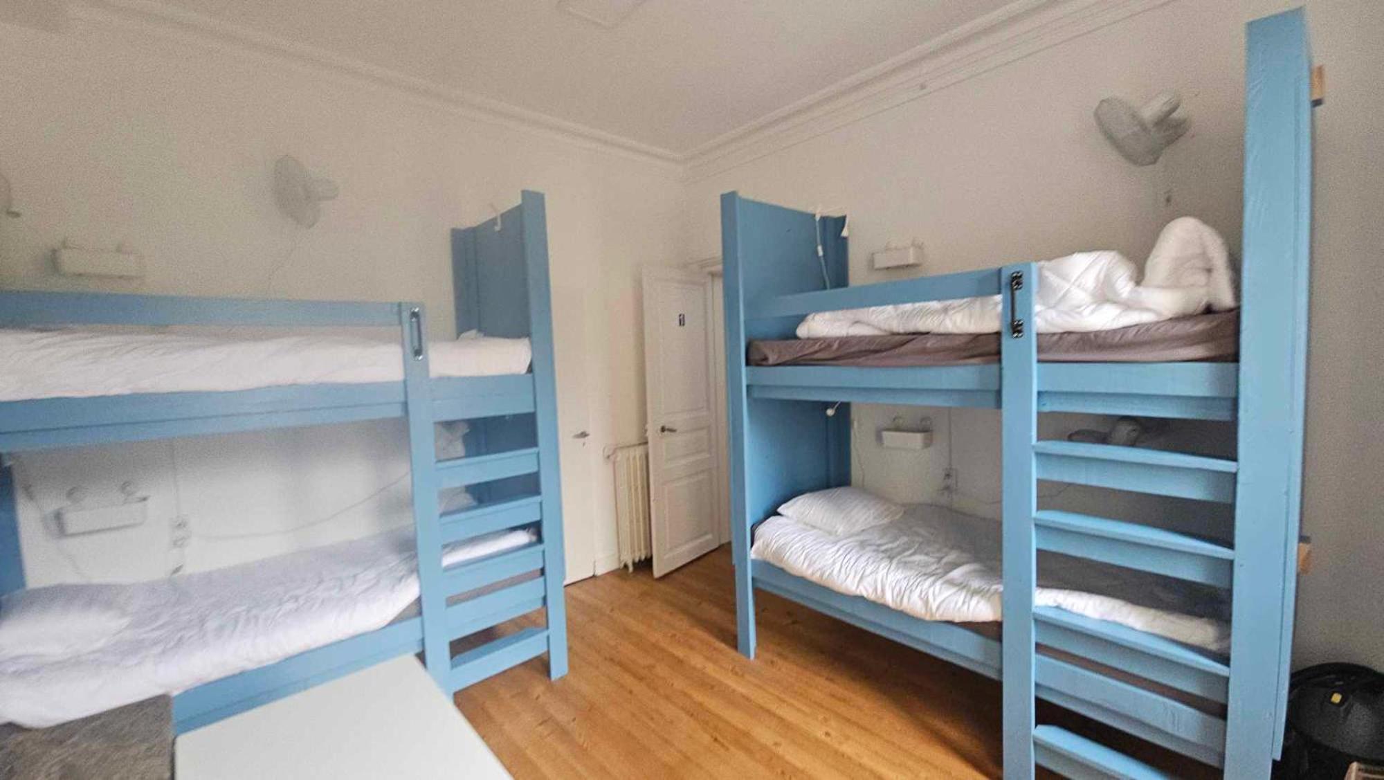 Bed In 6-bed Mixed Le Jardin Cafe