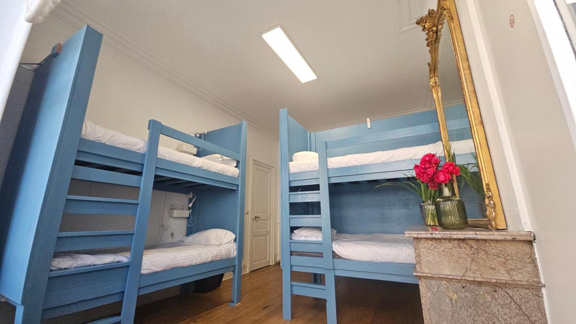 Hostel Bed In 6-bed Mixed Le Jardin Cafe