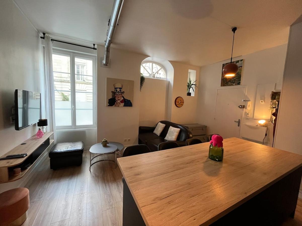 Cosy Au Coeur Des Chartrons Et Des Quais Apartamento *