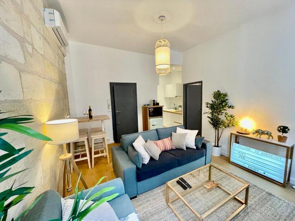Beaux T2 Et T3 Climatises Dans Le Triangle D'or *