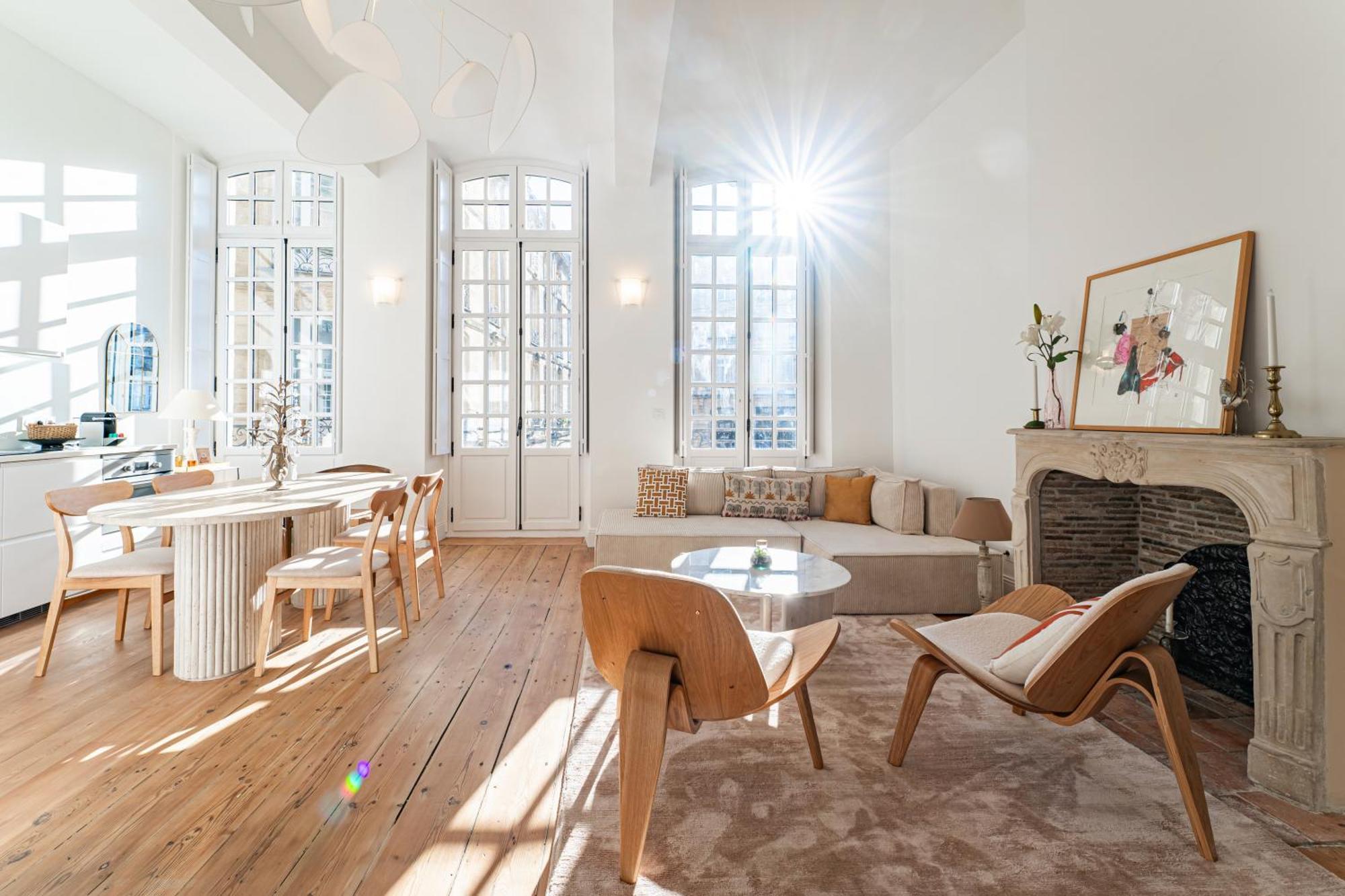 Elegant Place Du Parlement Pour 4 Personnes Apartment