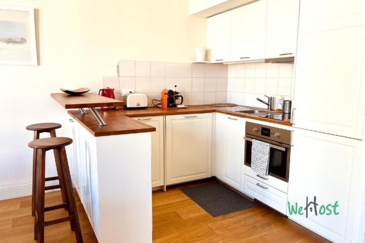 Attractive T2 Flat On Place De La Bourse *