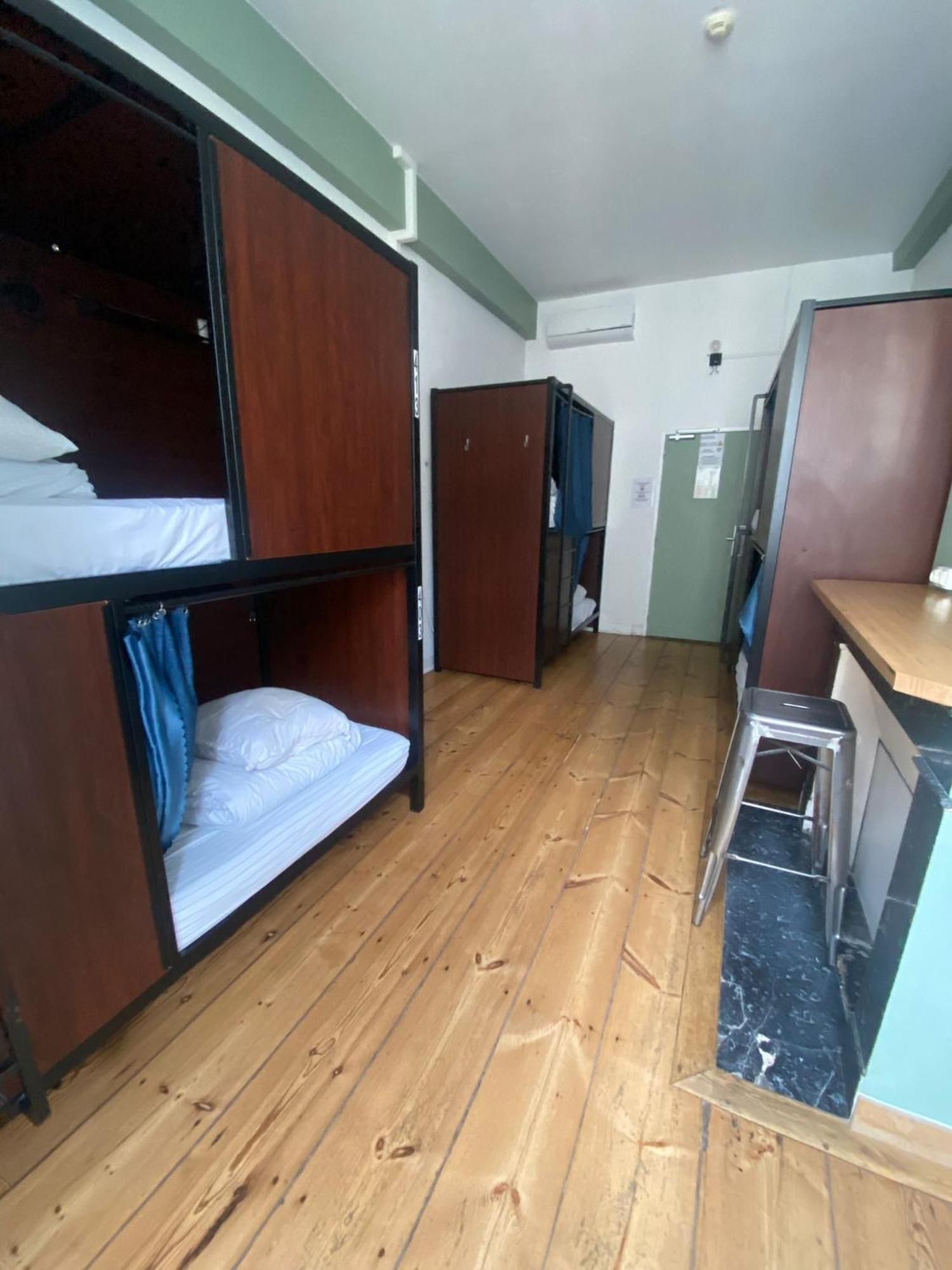 Hostel20 *