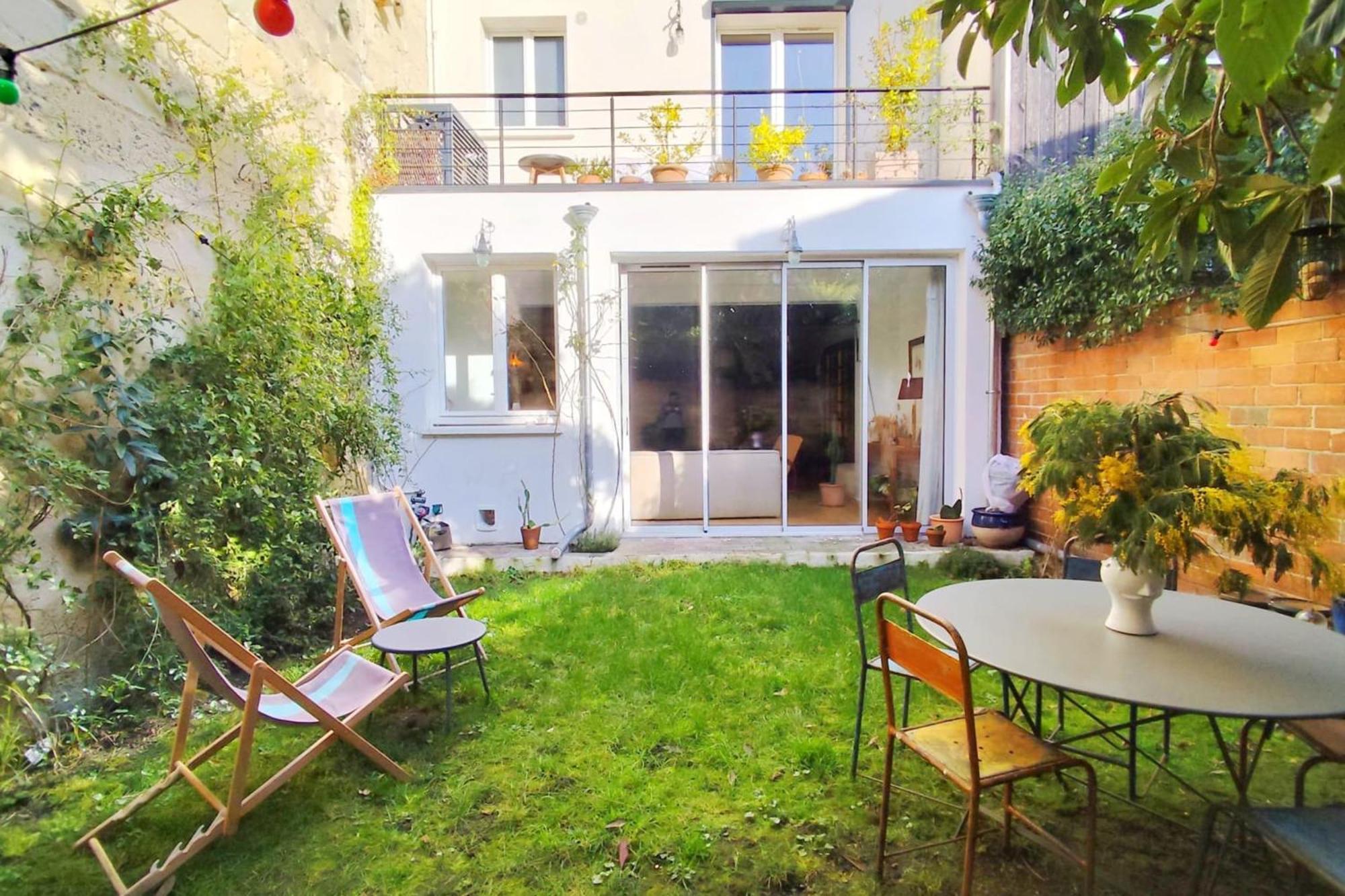 Ferienhaus Beautiful House With Garden In