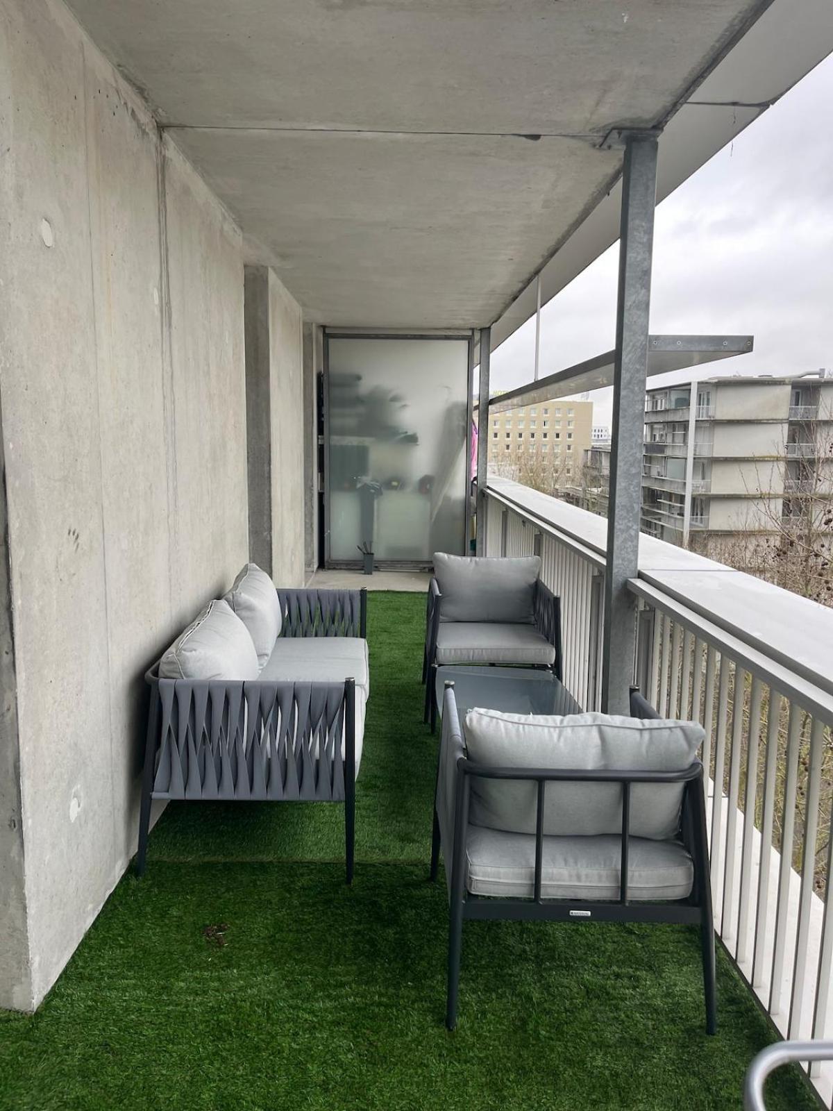 Apartment Large Bright T4, Tram, Parking