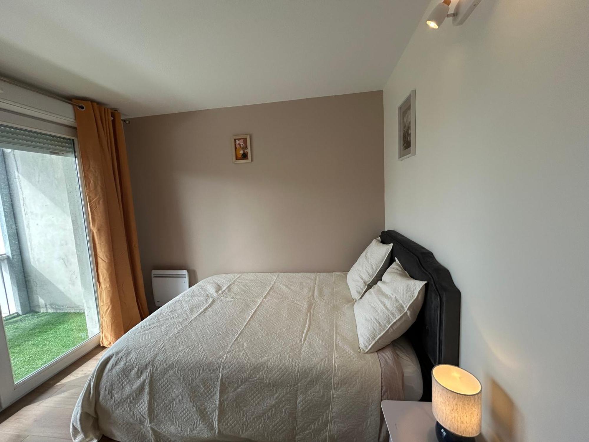 Apartment Large Bright T4, Tram, Parking Bordeaux