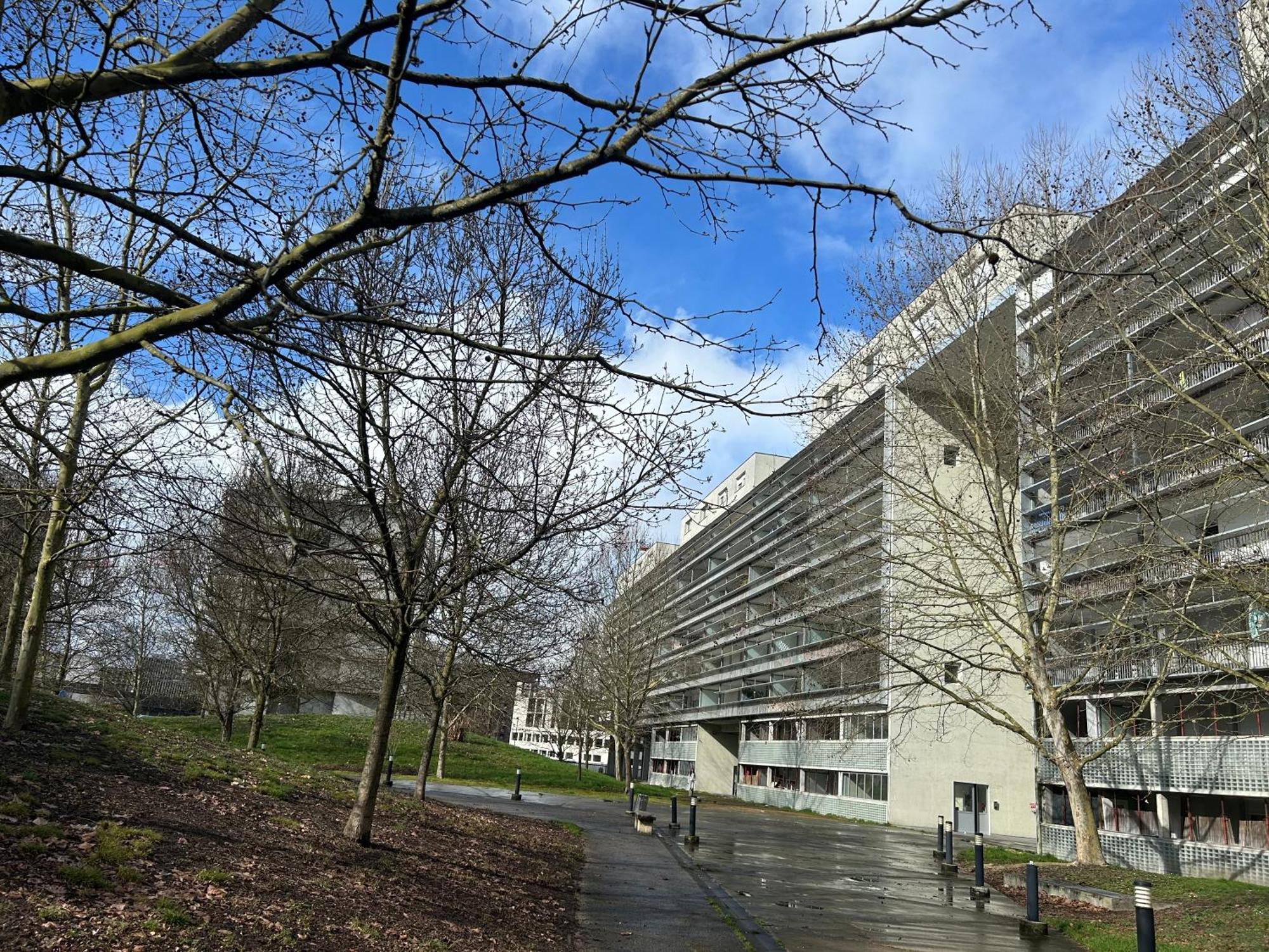 Apartment Large Bright T4, Tram, Parking