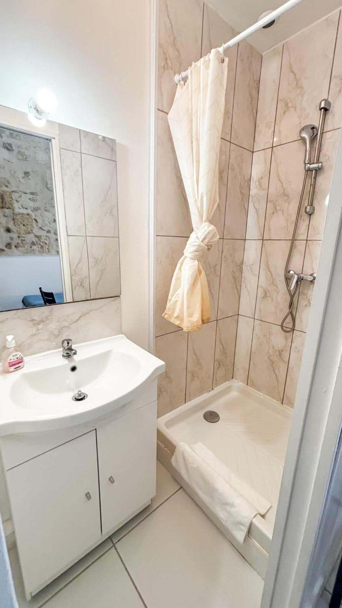 Paul Louis Landes Apartment *