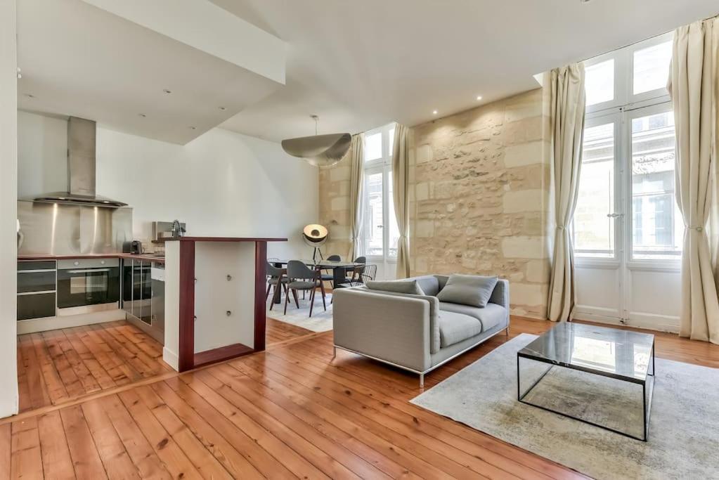 Superbe T2 De 70m2 Dans Le Centre Historique Bordeaux